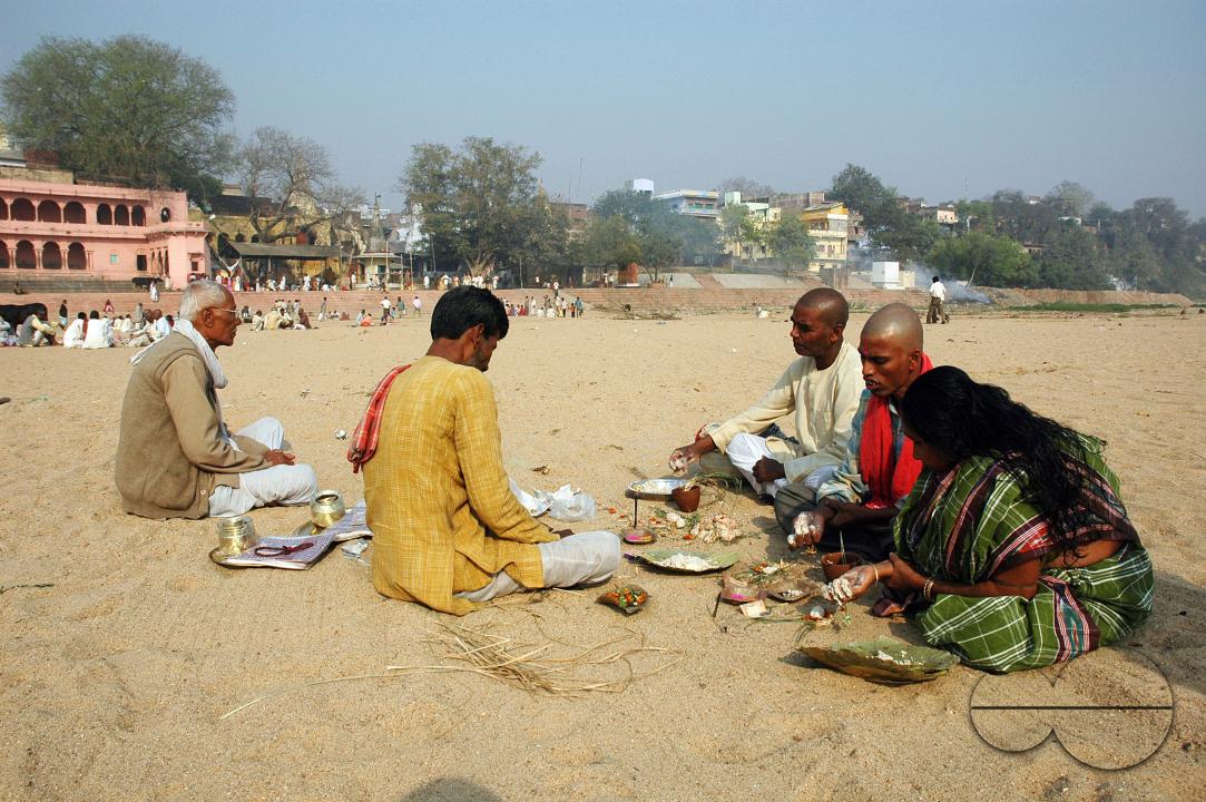 MWC059526