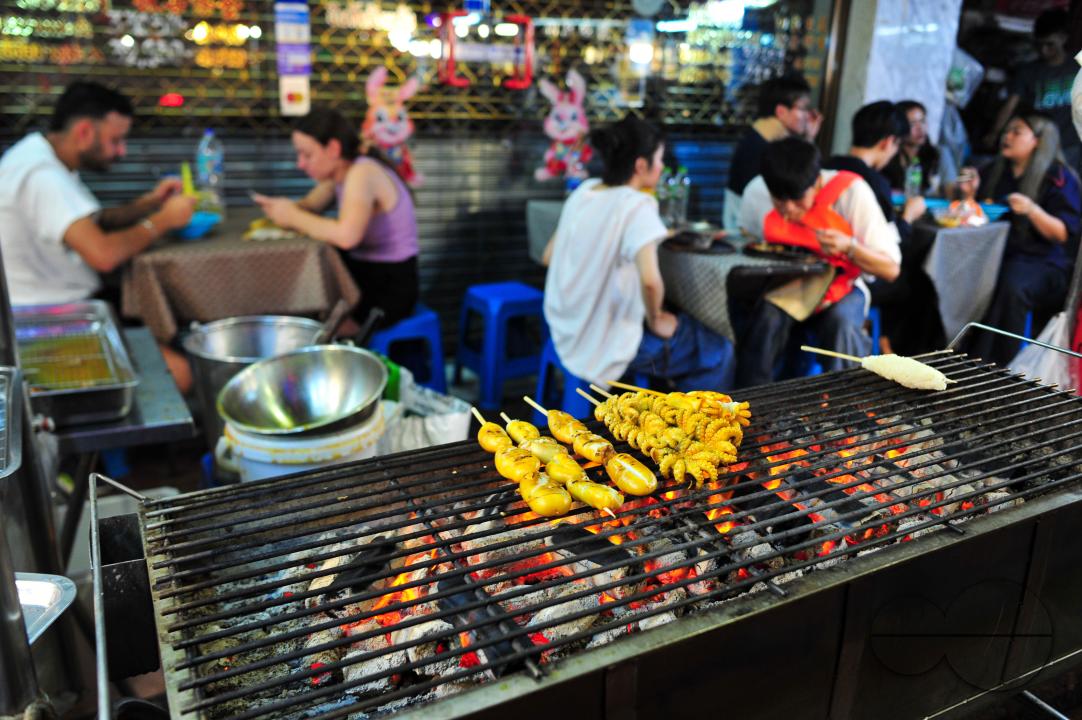 Chinatown in Bangkok is one of the largest Chinatowns in the world, and is renowned for its incredible shopping and tantalizing cuisine