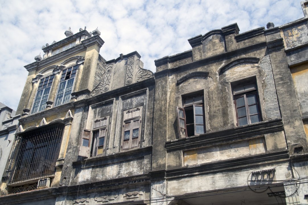 CHINA Views of the old quarter in Guangzhou, Guangdong province, with traditional Cantonese architecture.