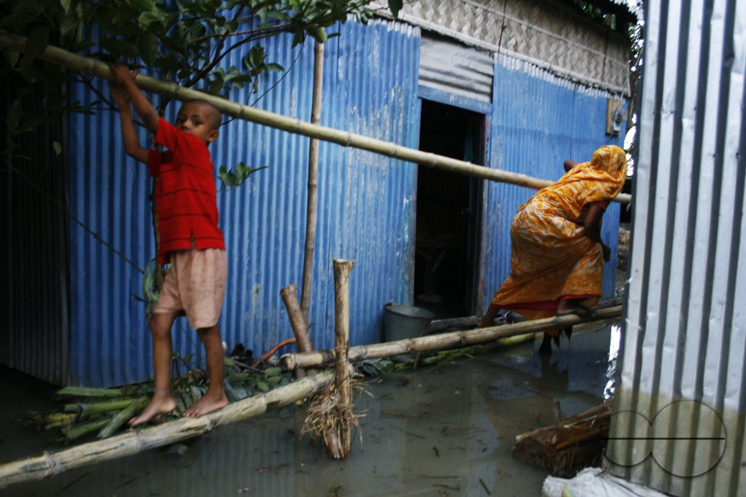 Flood approaches Munshigonj
