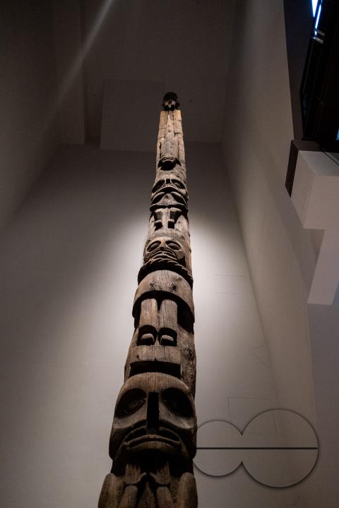 MWC055651