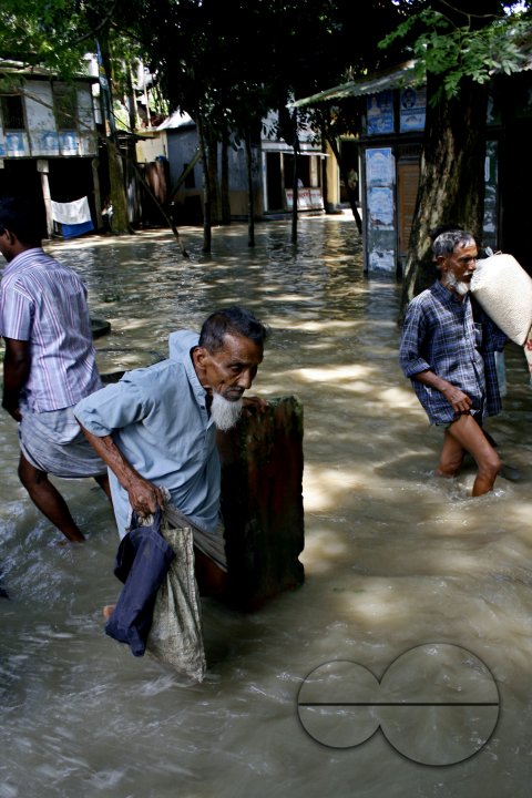 Flood approaches Munshigonj