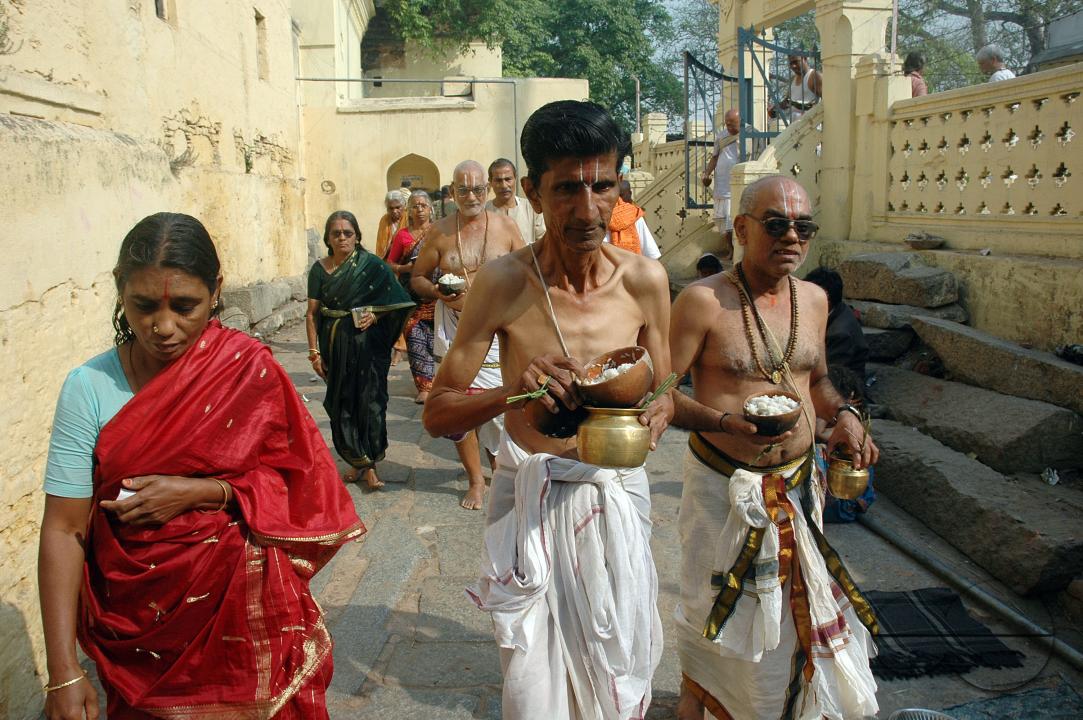 MWC059544