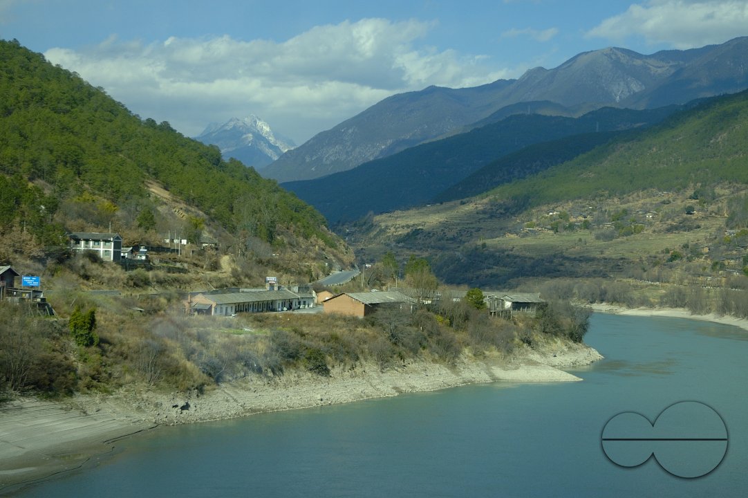 MWC012177