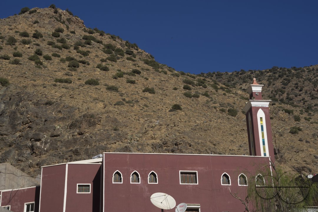 MWC033605
