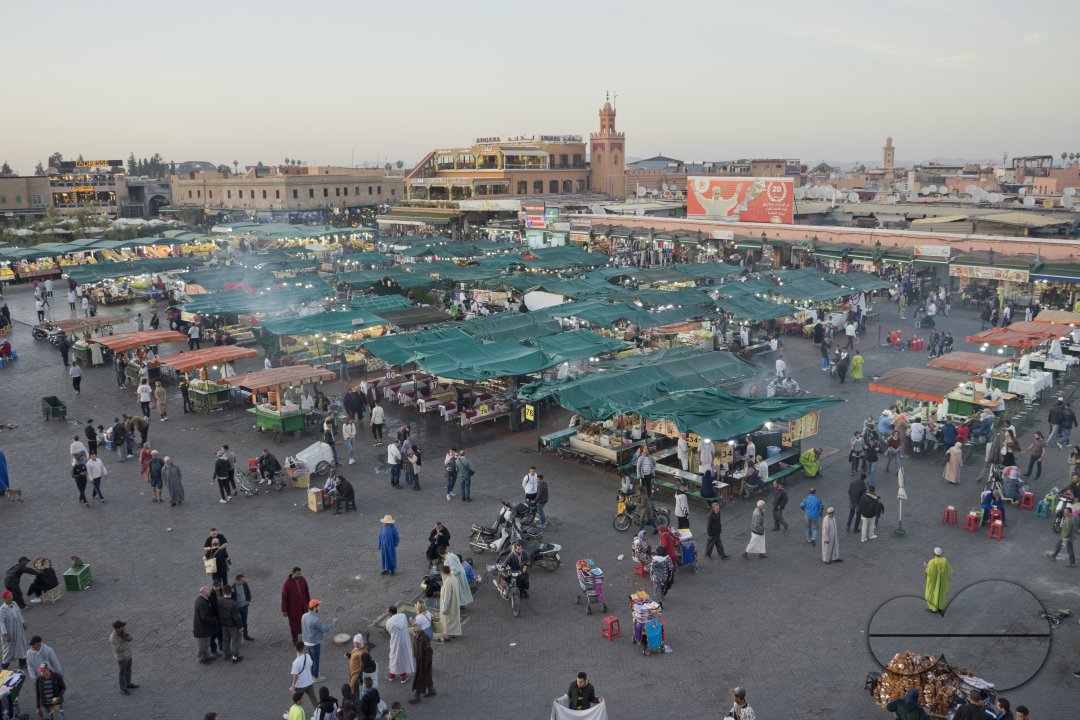 MWC033055