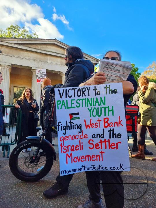 Over 300,000 Pro-Palestinians marched from Hyde Park to the USA embassy in London, on the afternoon of 11th November 2023, protesting against the war and urging an immediateÂ ceasefire