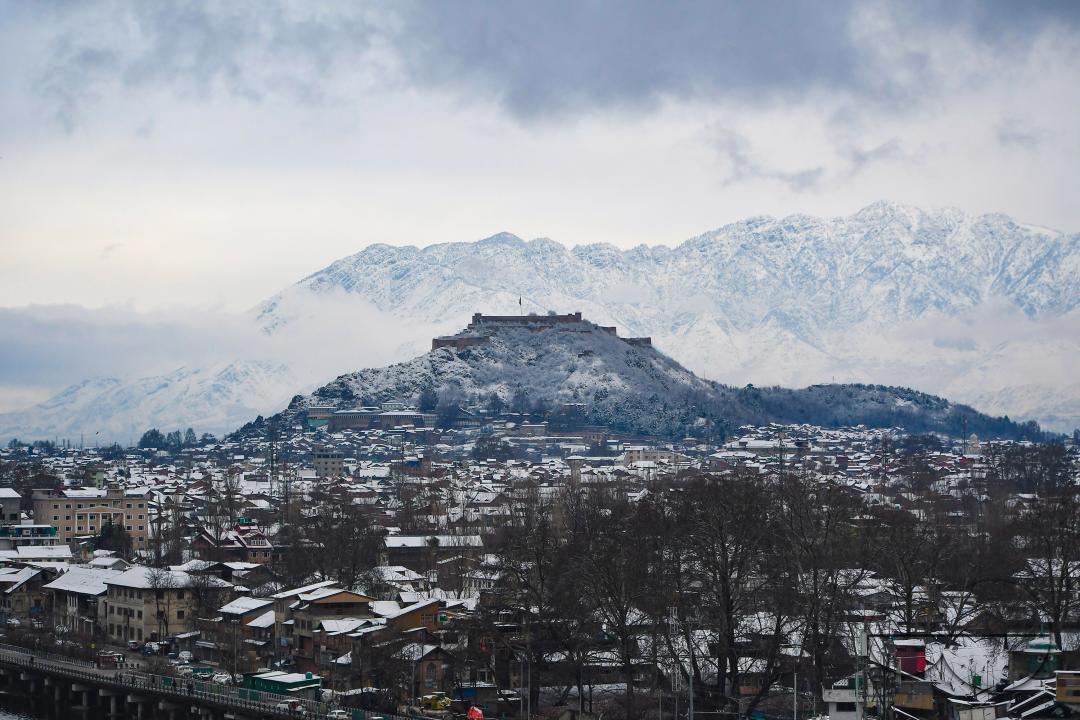 Fresh snowfall in the higher reaches of Kashmir Valley has broken one of the longest dry spells of around two months this season