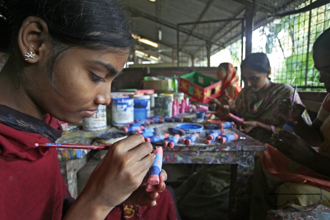 Garment sector trade unions demands clear up salaries and bonuses by Sep 16