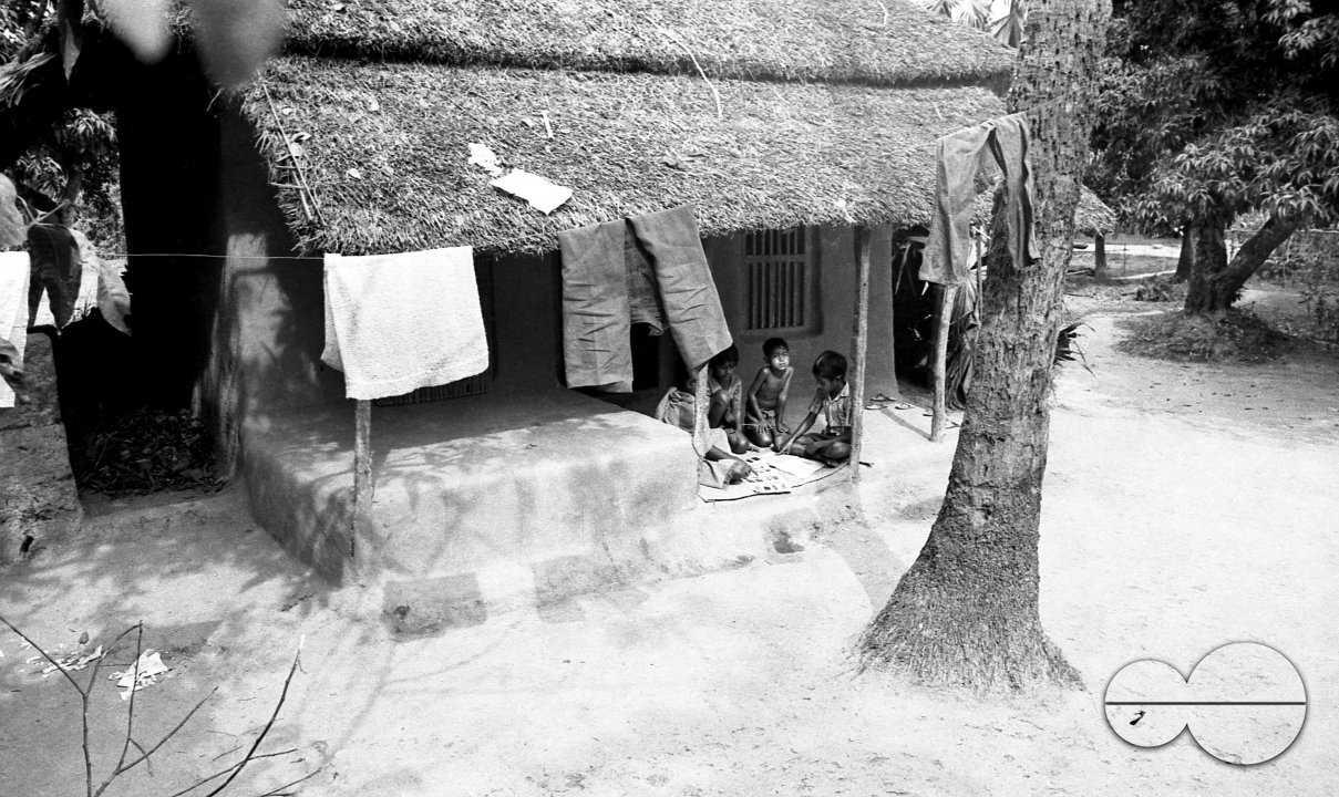 MWC010233