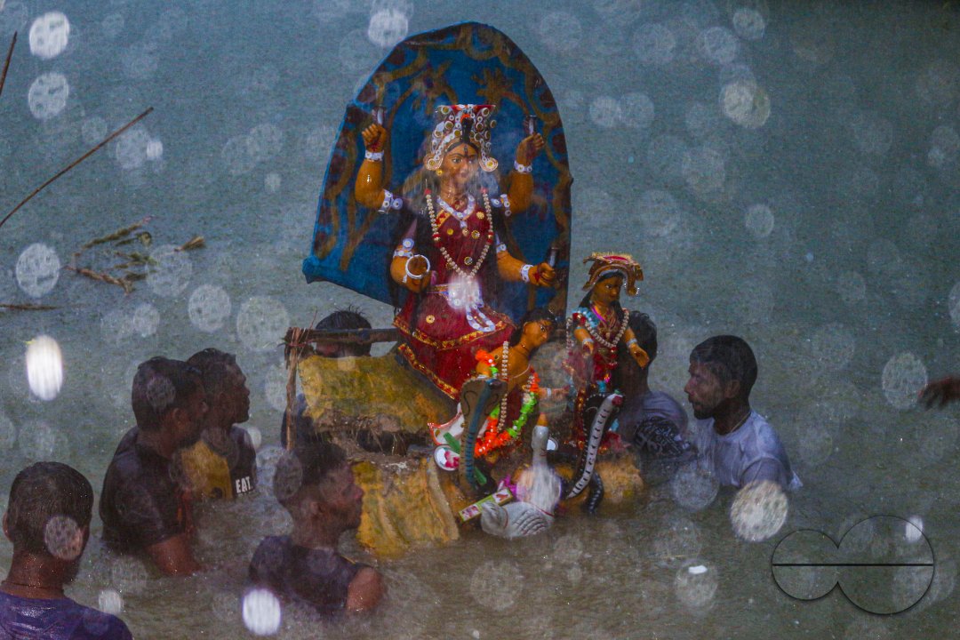 MWC041548