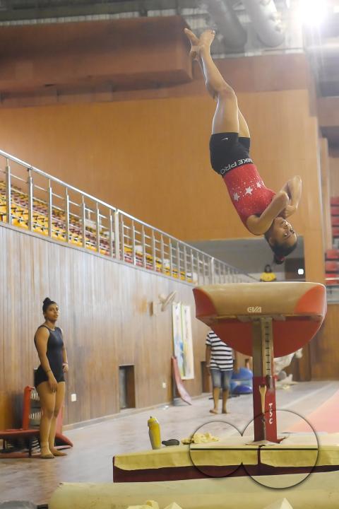 MWC056612