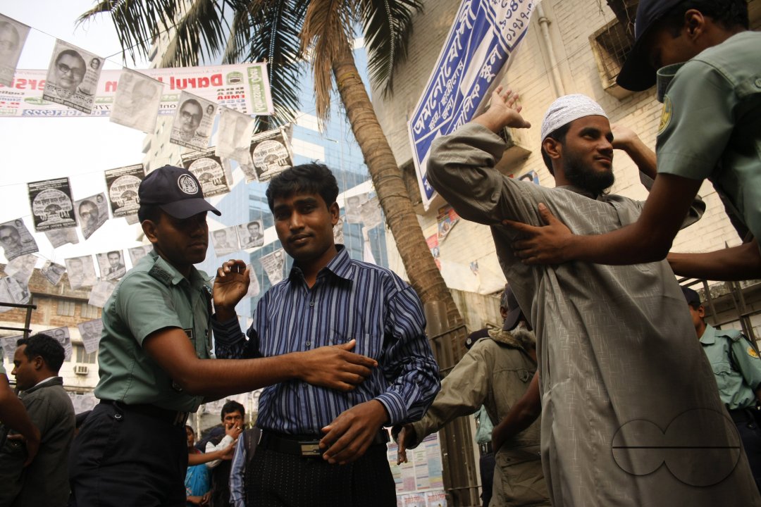 Old Dhaka celebrates Shakhrine