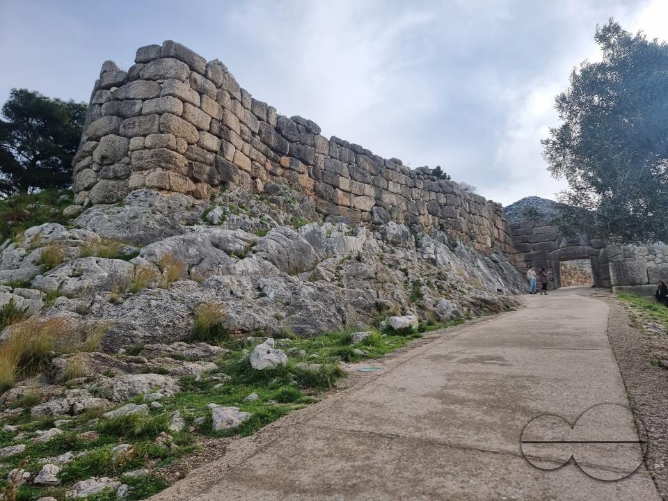 The Archaeological site of Kolonna is located on a small peninsula between Aegina and the town's closest beach