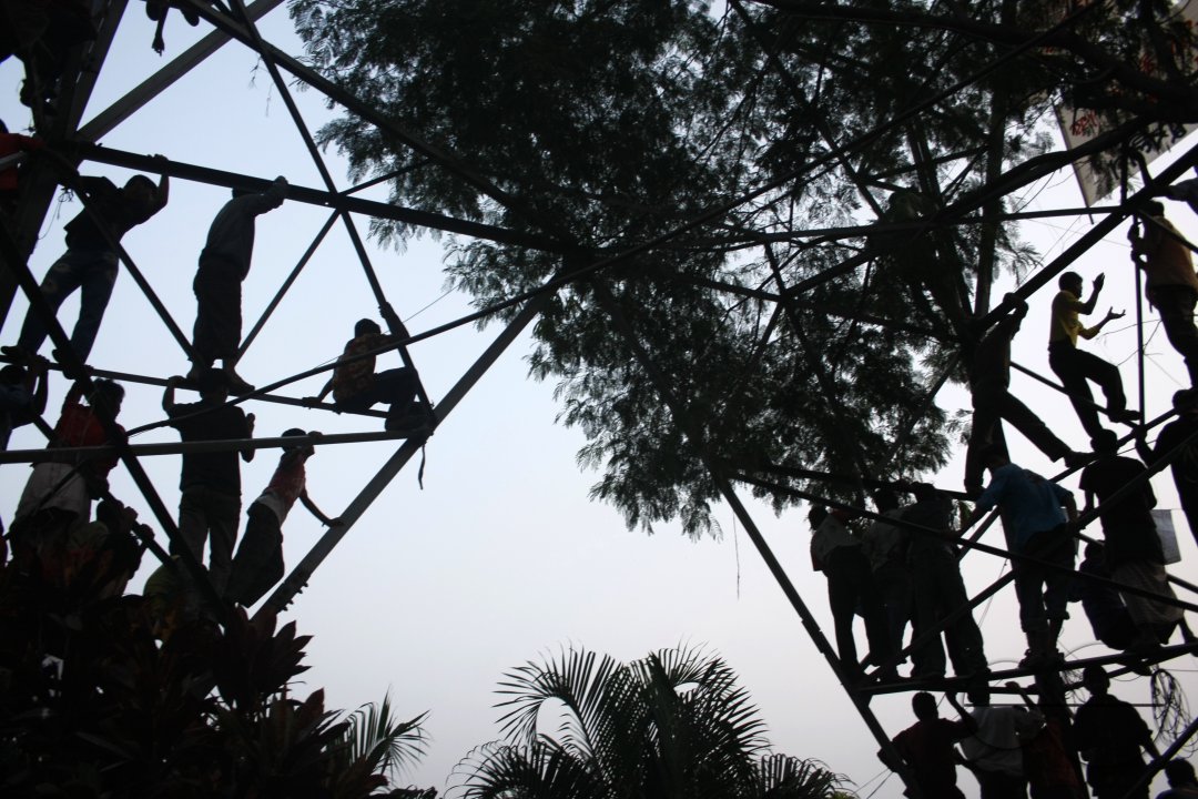 Old Dhaka celebrates Shakhrine