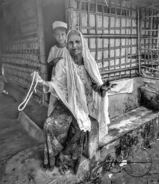 The Rohingya are a Muslim ethnic minority group who have lived for centuries in predominantly Buddhist Myanmar and are not recognized as an official ethnic group and have been denied citizenship, making them the worldâs largest stateless population